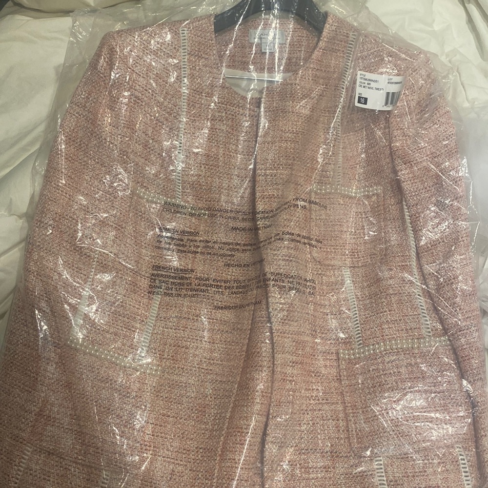 New with tags- Tahari tweed & pearl blazer & skirt suit